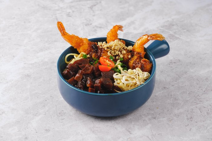 Чанжанмён с эби темпура