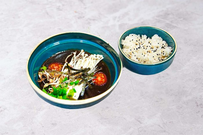 Эноки в соусе "Чанджамён"