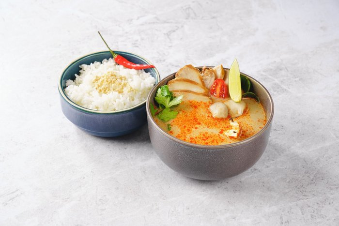 Том-ям "Кай" с курицей